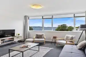 Scandi-chic Riverside Hideaway Near Attractions Apartments, Hobart