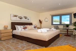 Horizon Sky House with view, Pirgos