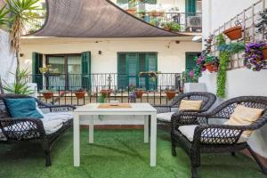 Charming Patio by Hello Homes Apartments, Sitges
