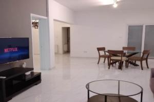 Zelea Deluxe Apartment (BREAKBOOKING CY), Limassol