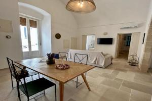Casa Lella, Monopoli