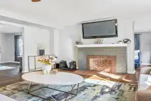 Modern 3BD Cottage Home w/Private HotTub, Atlanta
