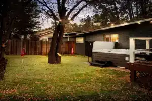 Modern Boho - Hot Tub - 9 min to Downtown Guest house, Flagstaff