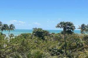 Meyers Island Oasis on Atlantic Guest house, Key West