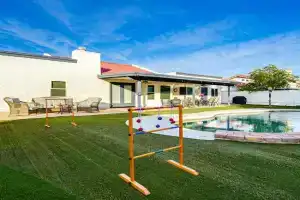 Pool, Putting Green and Games Home! Guest house, Mesa