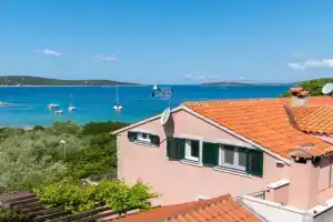 Apartments Njoko, Prvic Luka