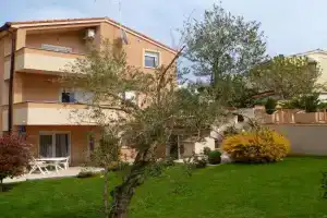 Apartments with parking space Vinkuran, Pula - 21016, Pomer