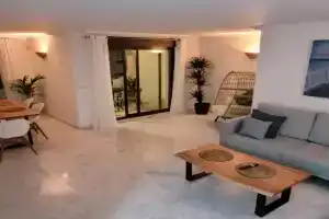 Luxury apartment in the heart of & 200mtrs from the sea, Moraira