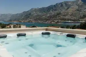 Marea DeLuxe Apartments, Kotor