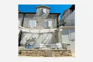 Jelsa 559 Apartments, Jelsa