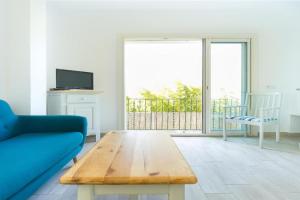 Apartamento luminoso y espacioso con gran jardín privado, a solo 150m de la playa - ES-228-136, Roses