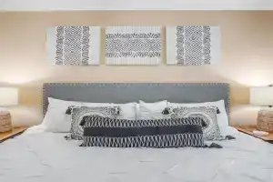 King Bed WiFi Washer Dryer 4K TVs Pets Allowed Apartments, Arlington