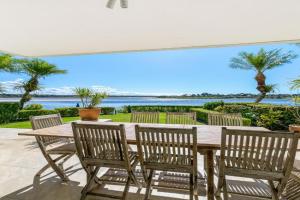Noosa Quays Waterfront Accomodation Apartments, Noosa Heads