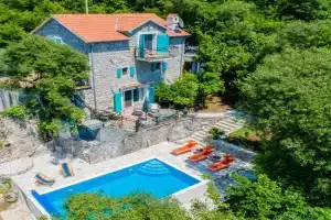 Villa Toscana with a pool, Radovic