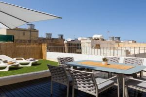 Archbishop Loft with terrace. Apartments, Sliema