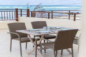 Veranda Apartments, Stalis