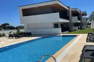 KALİDA APART, Kiris
