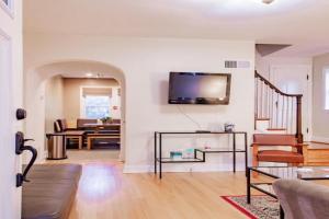 Pentagon City Homestay Parking available, Washington