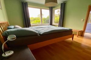 Fewo E am Theater mit Terrasse und Stellplatz Guest house, Stralsund