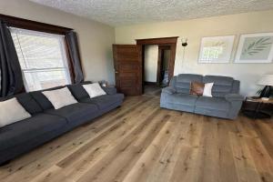 Charming 4BR Westside Home in Beer City USA Guest house, Grand Rapids