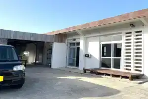 一棟貸しの宿 民宿せいじん家 Guest house, Miyako Island
