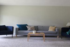 Stay-in' - close-in, clutter-free rental-only home Guest house, Tallahassee