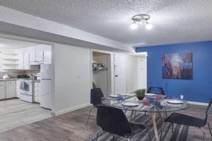 2bedroom suite w/ great access into & out the city - 7818, Calgary