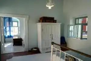 Say Yes House, Symi