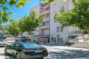 Apartments with WiFi - 20217, Makarska