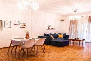 Lilly's House, Volos