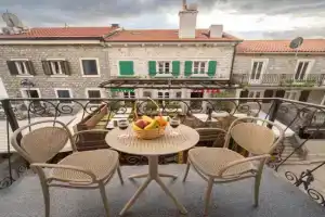 Marco Polo Apartments, Petrovac