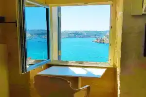 Cove 532 by Savynomad Harbour Residences wow View Guest house, Valetta