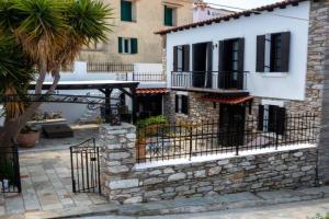 The Dream House Skiathos, Skiathos Town