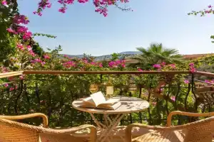 Korsan Apartments No:4, Kalkan