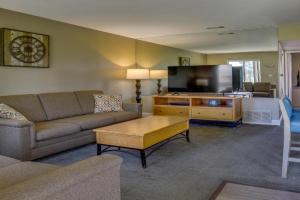2 Mi to Coachella and Stagecoach Condo with Pool Apartments, Indio