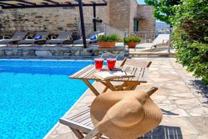 Aphrodite's Pool Retreat Apartments, Skarinou