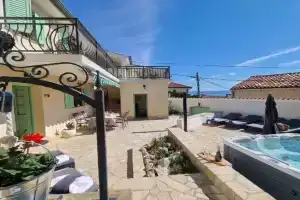 Holiday house Marea with jacuzzi, Crikvenica