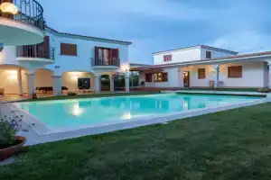 Mera House, Posada