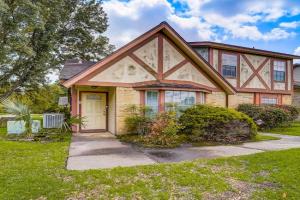 Country Village Condo, Humble