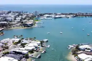 The Ultimate - Waterfront Luxury at ZC2 Guest house, Mooloolaba