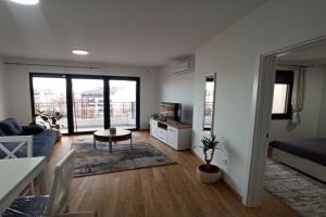 Apartman V Kragujevac, Kraguyevats
