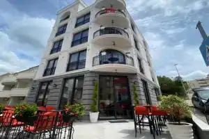 Baba's Hotel & Spa, Dobra-Voda