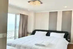 บ้านชายทะเล ที่พักติดทะเล ระยอง หาดแสงจันทร์ Apartments, Rayong City