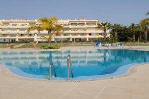 2 bedroom apartment overlooking Mediterranean, 2 outdoor pools, Fuengirola