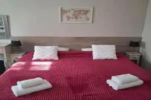 Trousas Apartments, Roda