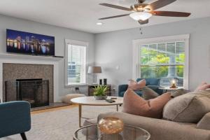 Beautiful Bay to Bay Sanctuary Charming South Craftsman Home Near Bayshore Guest house, Tampa