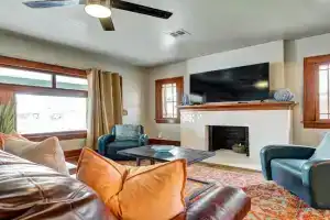 Classen Craftsman-near Asian & Paseo district Guest house, Oklahoma City