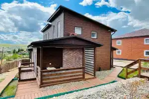 Sad Kamney Tourist base, Zhemchuzhnyy