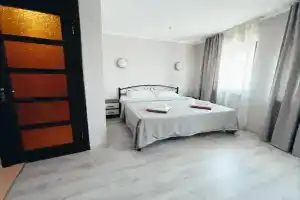 Vidovye nomera na Massandrovskom plyazhe Guest house, Yalta