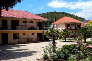 Barakat Hotel, Kanaka